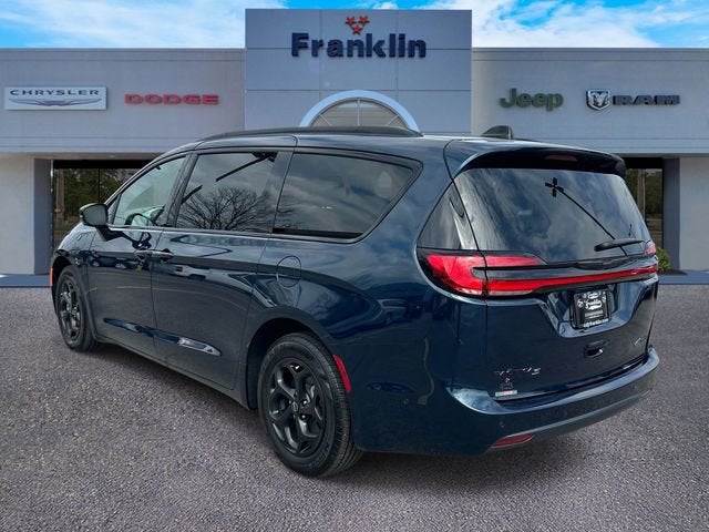 2025 Chrysler Pacifica Hybrid Select