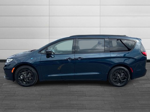 2025 Chrysler Pacifica Hybrid Select