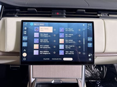 2025 Land Rover Range Rover SE