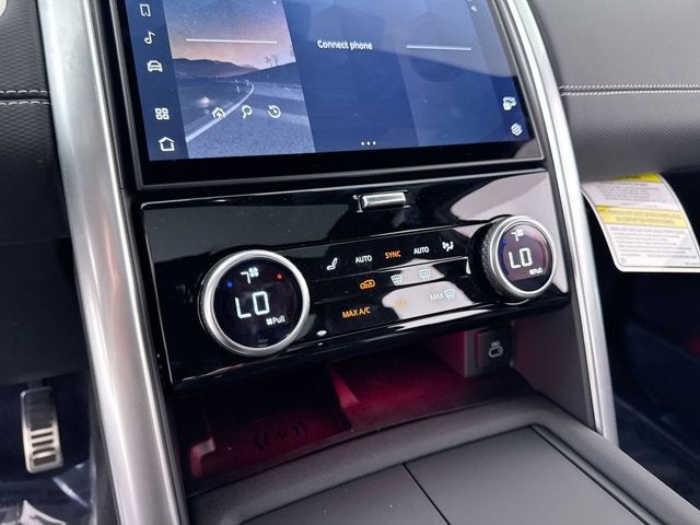 2025 Land Rover Discovery Dynamic SE