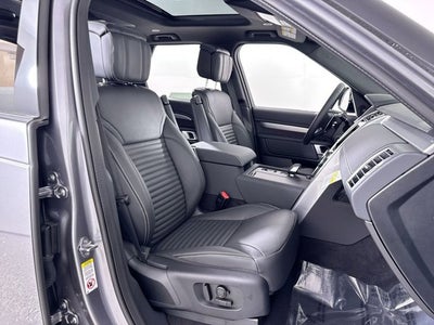2025 Land Rover Discovery Dynamic SE
