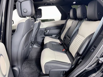 2024 Land Rover Discovery Metropolitan Edition