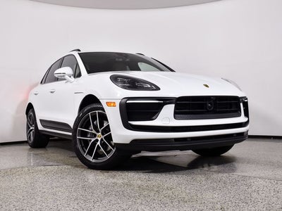 2025 Porsche Macan Base