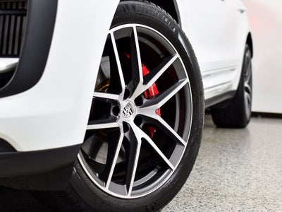 2024 Porsche Macan S