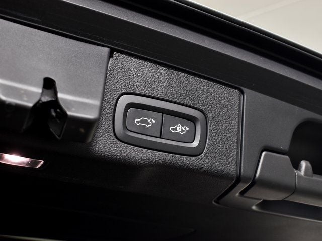 2024 Volvo XC60 Recharge Plug-In Hybrid Ultimate