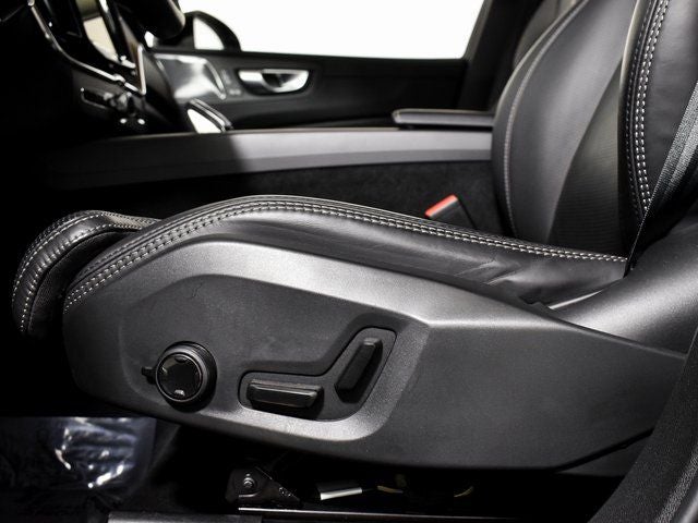 2024 Volvo XC60 Recharge Plug-In Hybrid Ultimate