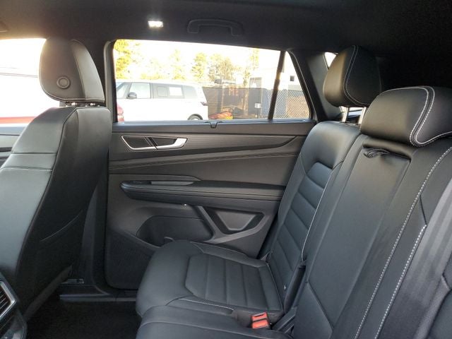 2026 Volkswagen Atlas Cross Sport 2.0T SEL R-Line Black