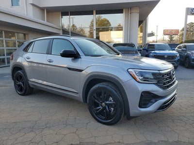 2026 Volkswagen Atlas Cross Sport 2.0T SEL R-Line Black