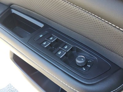 2025 Volkswagen Atlas Cross Sport 2.0T SEL