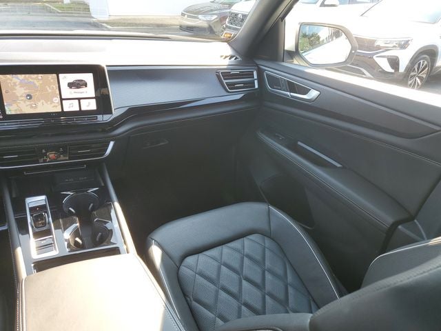 2025 Volkswagen Atlas Cross Sport 2.0T SEL Premium R-Line