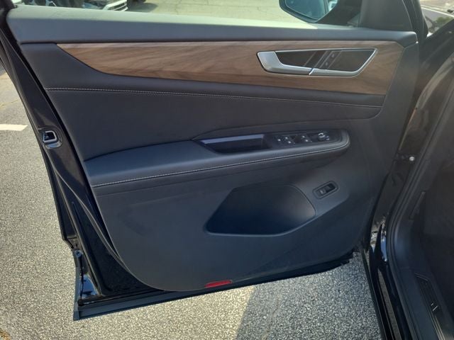 2026 Volkswagen Atlas SE w/Technology