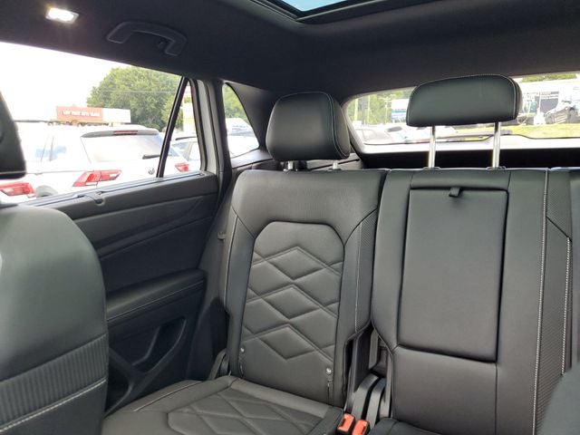 2025 Volkswagen Atlas Cross Sport 2.0T SE w/Technology