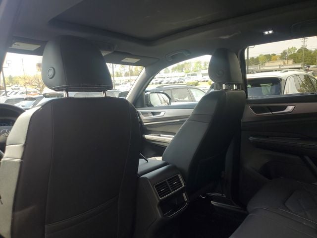 2025 Volkswagen Atlas Cross Sport 2.0T SE w/Technology