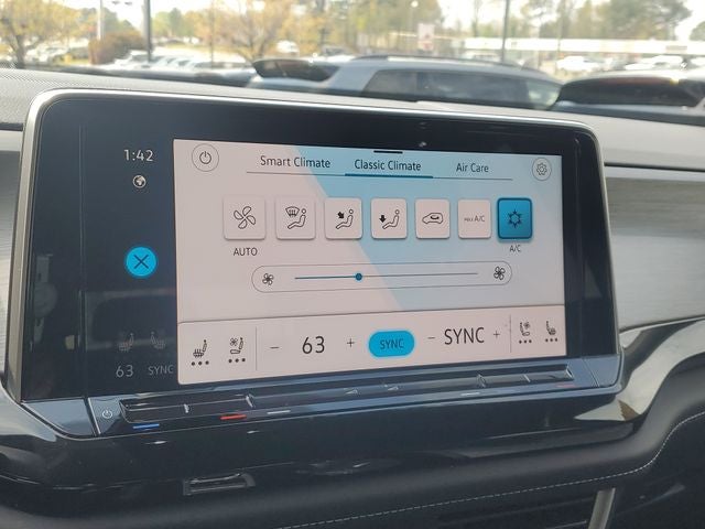 2025 Volkswagen Atlas Cross Sport 2.0T SE w/Technology