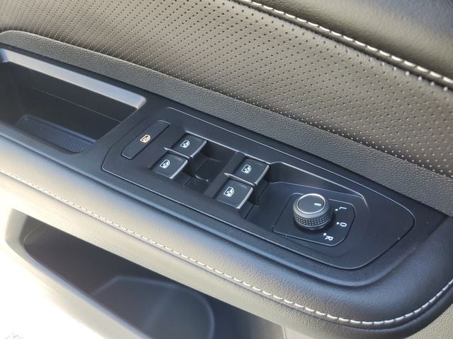 2025 Volkswagen Atlas Cross Sport 2.0T SE