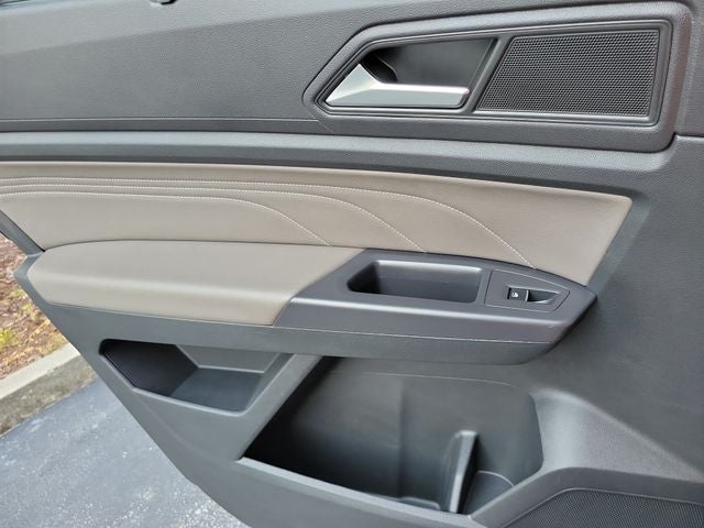 2021 Volkswagen Atlas 3.6L V6 SE w/Technology R-Line