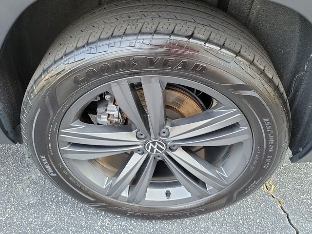 2021 Volkswagen Atlas 3.6L V6 SE w/Technology R-Line