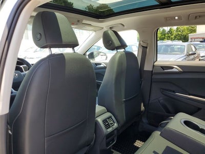 2025 Volkswagen Taos 1.5T SE Black