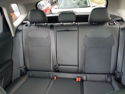 2025 Volkswagen Taos 1.5T SE Black