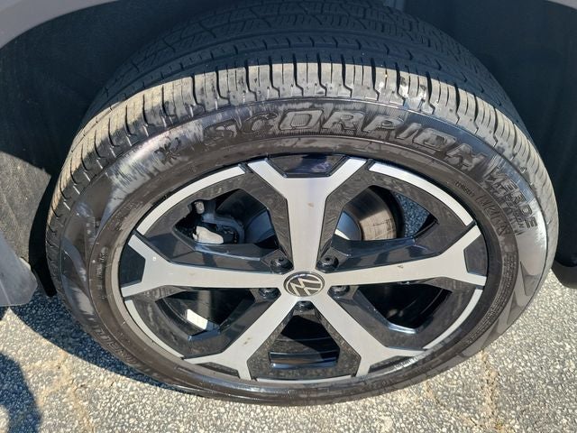 2025 Volkswagen Tiguan 2.0T SE