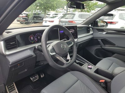 2025 Volkswagen Tiguan 2.0T SE R-Line Black