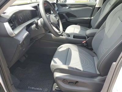 2025 Volkswagen Tiguan 2.0T SE