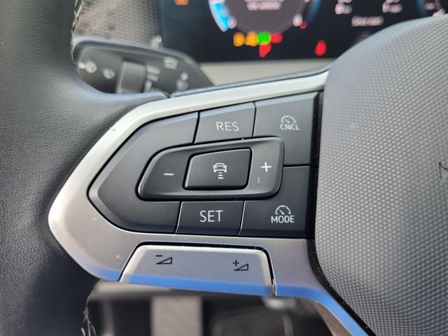 2025 Volkswagen Tiguan 2.0T SE