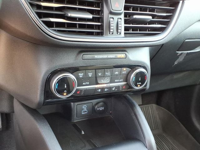 2022 Ford Escape Titanium Elite