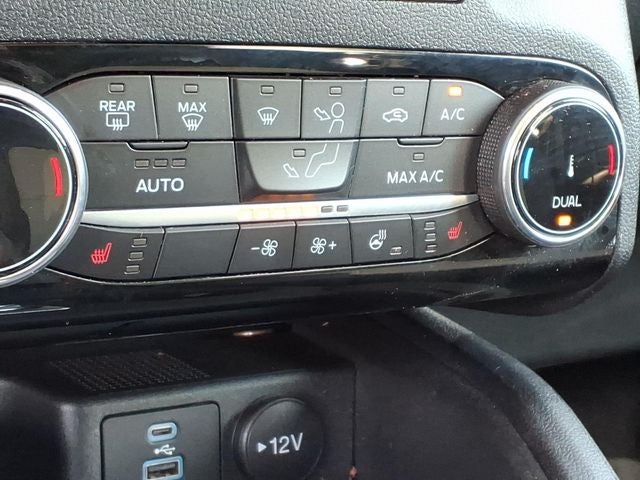 2022 Ford Escape Titanium Elite