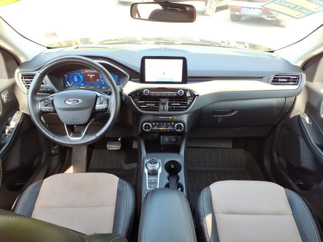 2022 Ford Escape Titanium Elite