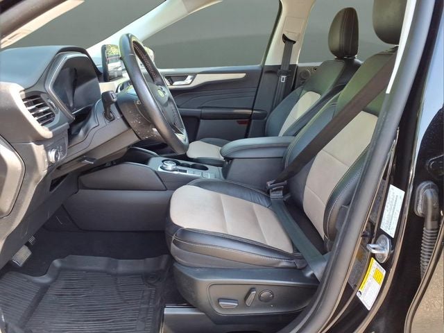 2022 Ford Escape Titanium Elite