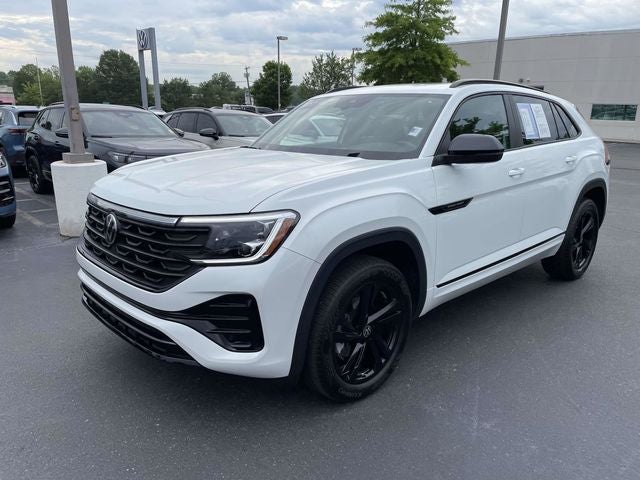 2025 Volkswagen Atlas Cross Sport 2.0T SEL R-Line Black