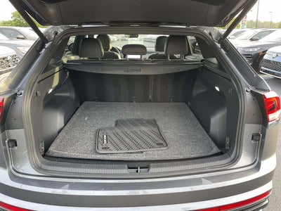 2024 Volkswagen Atlas Cross Sport 2.0T SEL R-Line