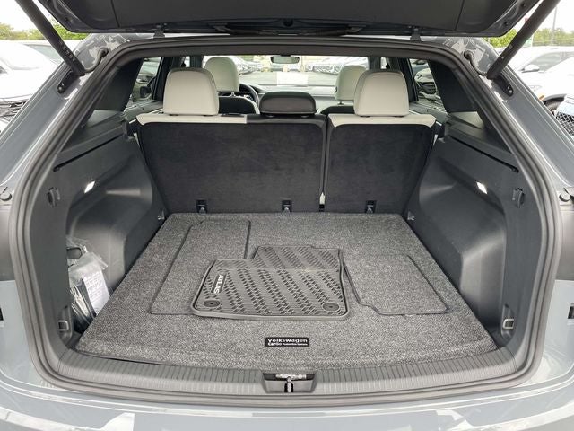 2025 Volkswagen Atlas Cross Sport 2.0T SEL Premium R-Line