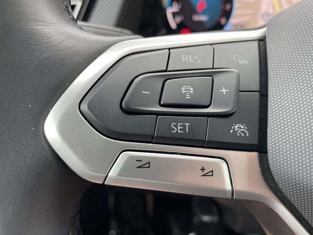 2025 Volkswagen Atlas Cross Sport 2.0T SEL Premium R-Line