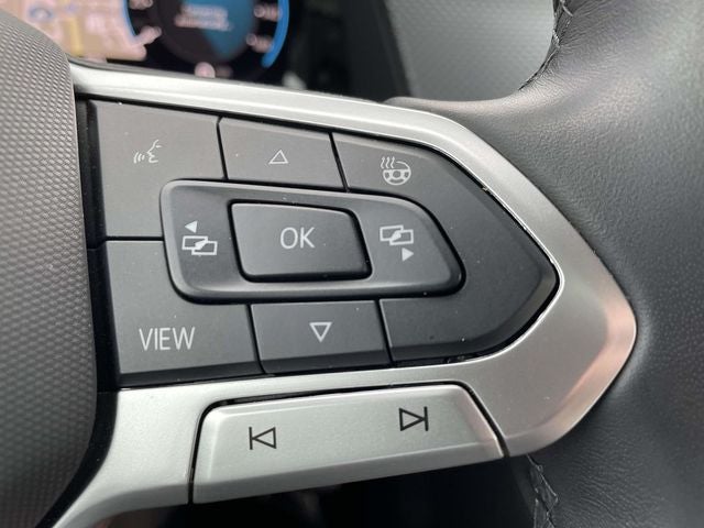 2025 Volkswagen Atlas Cross Sport 2.0T SEL Premium R-Line