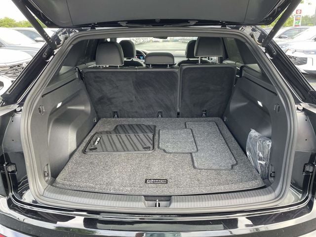 2025 Volkswagen Atlas Cross Sport 2.0T SEL Premium R-Line