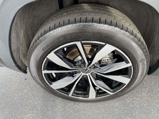 2025 Volkswagen Atlas Cross Sport 2.0T SEL Premium R-Line