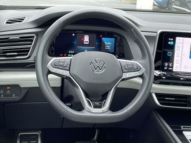 2025 Volkswagen Atlas Cross Sport 2.0T SEL Premium R-Line