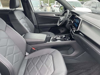 2025 Volkswagen Atlas Cross Sport 2.0T SE w/Technology