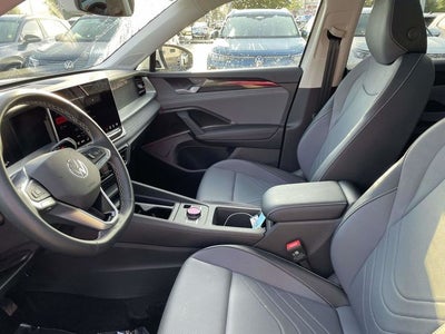 2025 Volkswagen Tiguan 2.0T SE