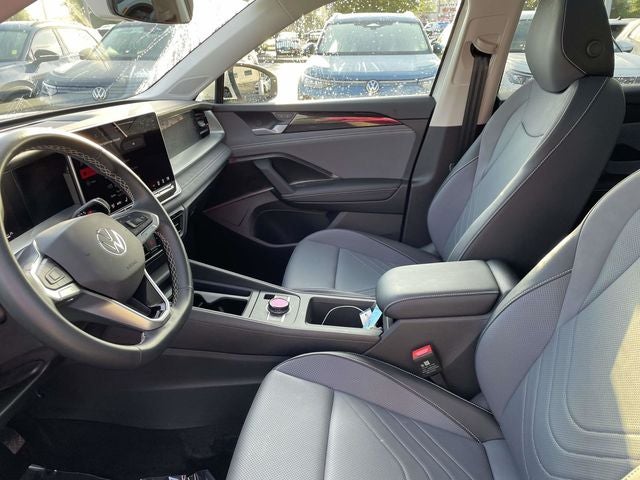 2025 Volkswagen Tiguan 2.0T SE