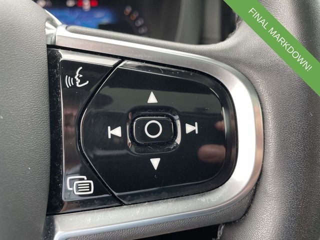 2023 Volvo XC60 B5 Ultimate Dark Theme