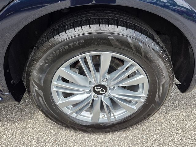 2024 INFINITI QX80 LUXE