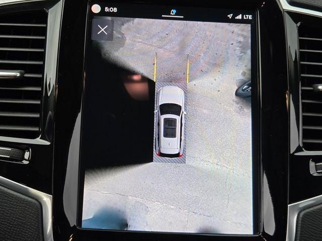 2023 Volvo XC90 B5 Plus
