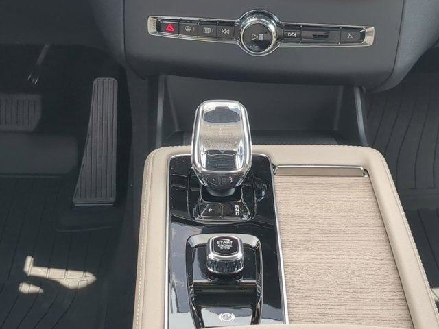 2026 Volvo XC90 Plus