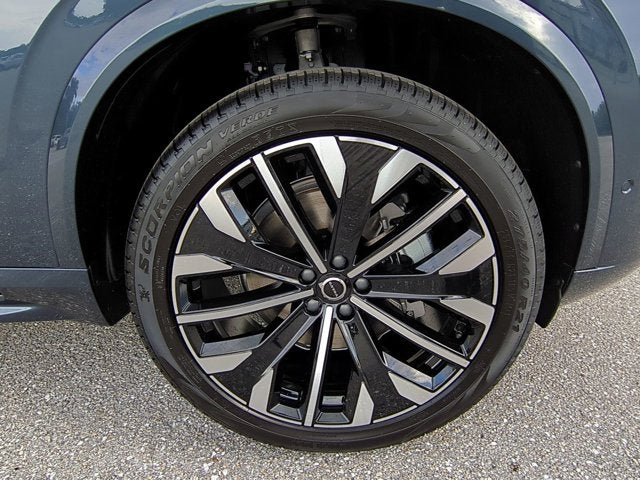 2026 Volvo XC90 Plus