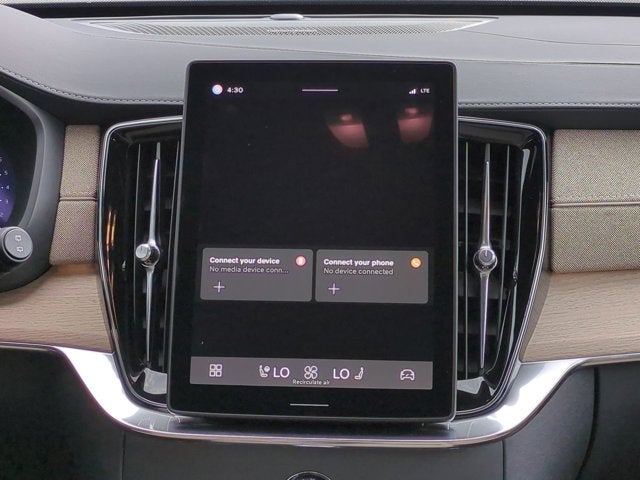2026 Volvo XC90 Plus