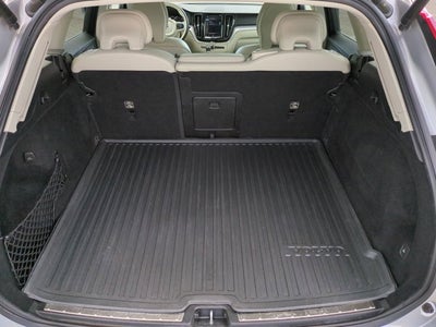 2020 Volvo XC60 Momentum