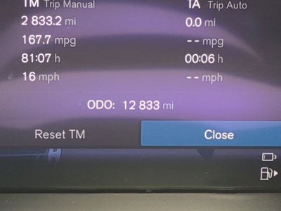 2024 Volvo XC60 Recharge Plug-In Hybrid Ultimate Dark Theme